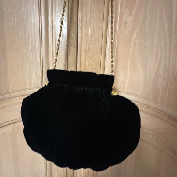 Elegant Black Velvet Evening Bag - Picture 7 of 8